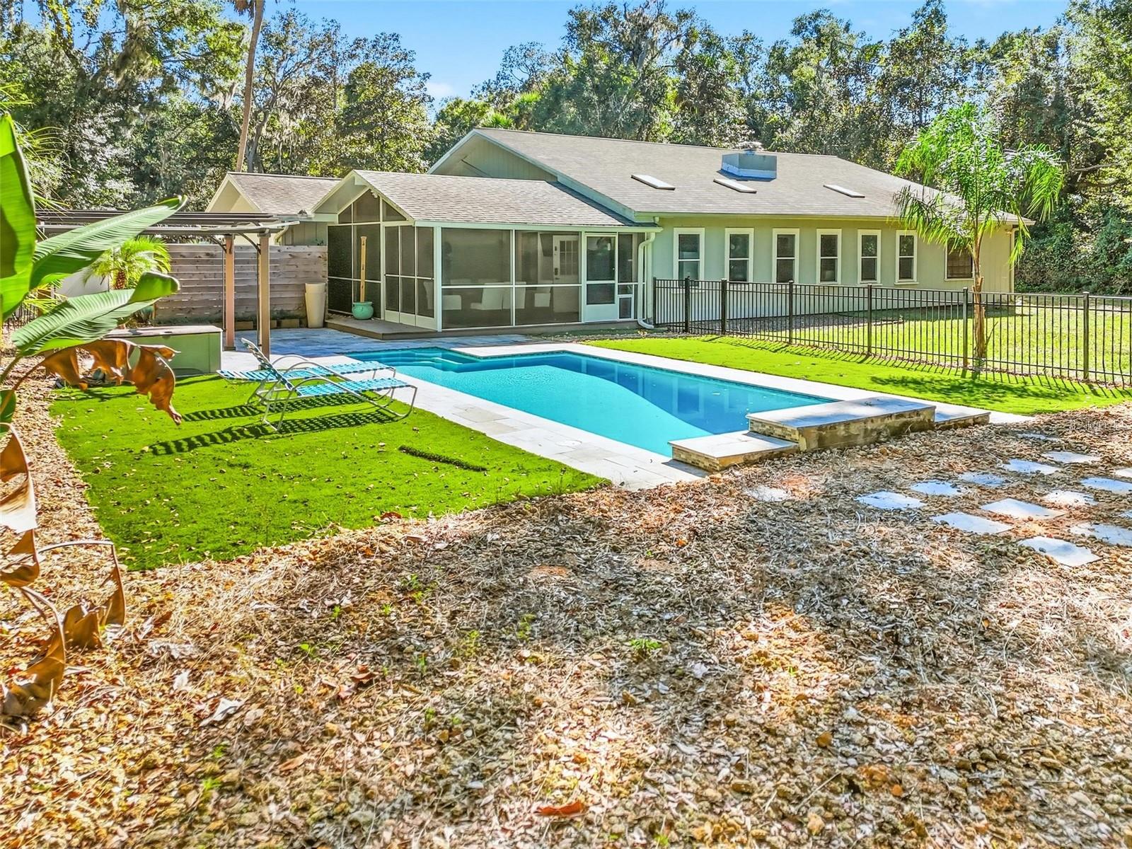 Image 41 of 53 For 3 Creek Bluff Run