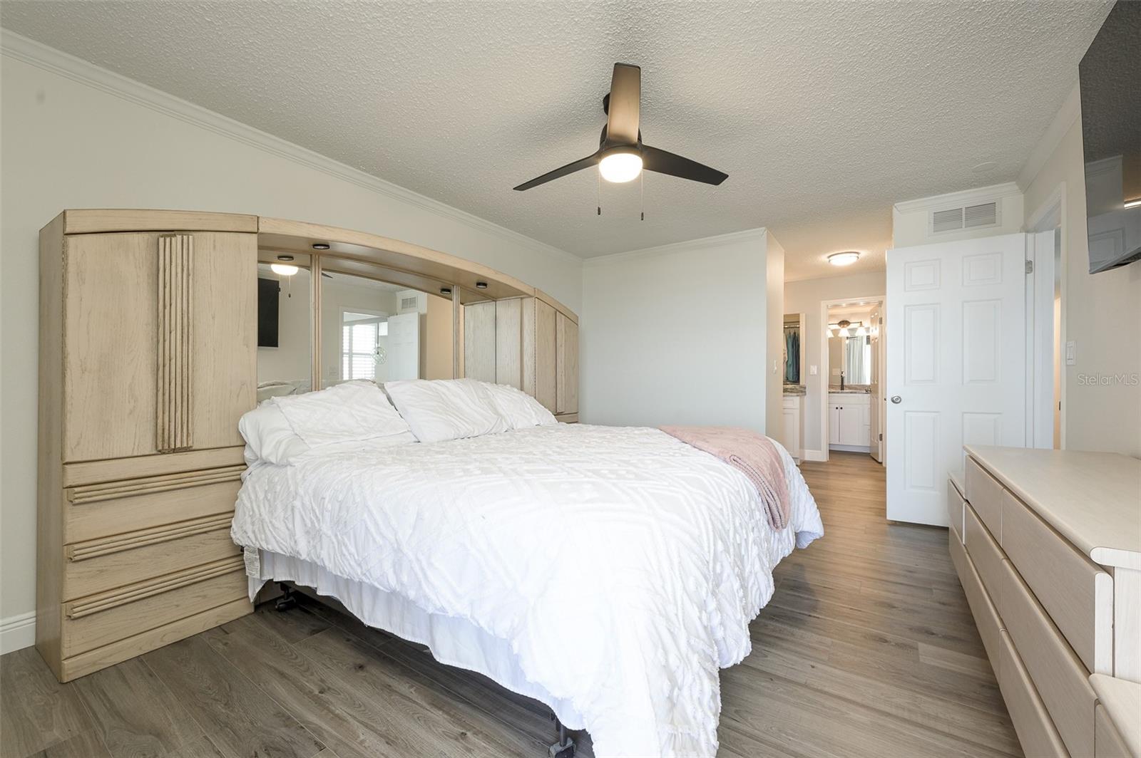 Image 29 of 62 For 3360 Ocean Shore Boulevard 306