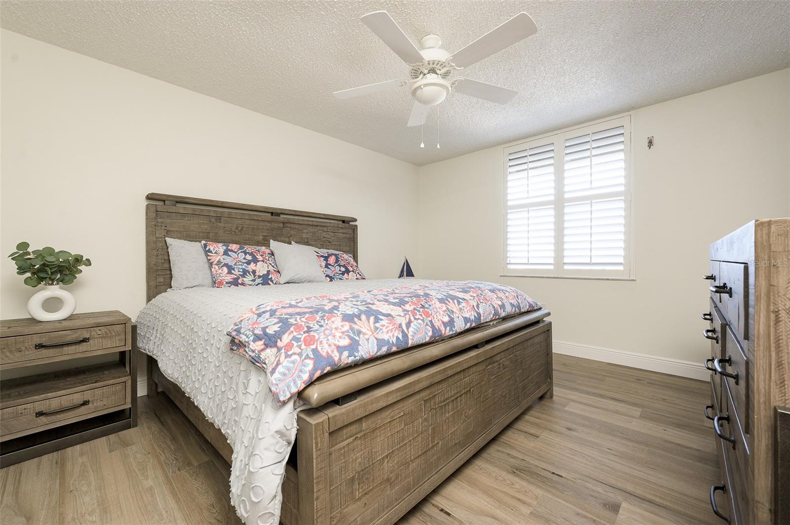 Image 37 of 62 For 3360 Ocean Shore Boulevard 306