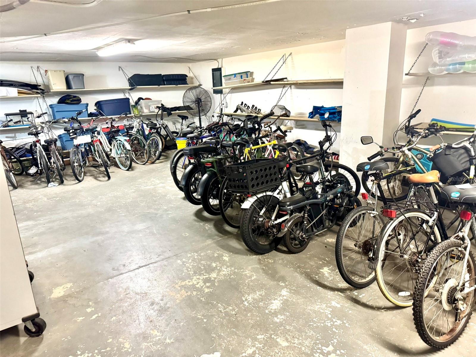 Image 38 of 50 For 1224 Peninsula Drive 407