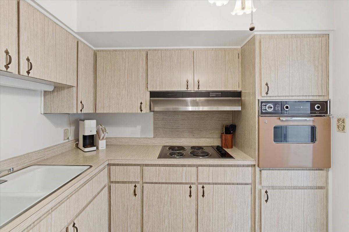 Image 5 of 50 For 1224 Peninsula Drive 407