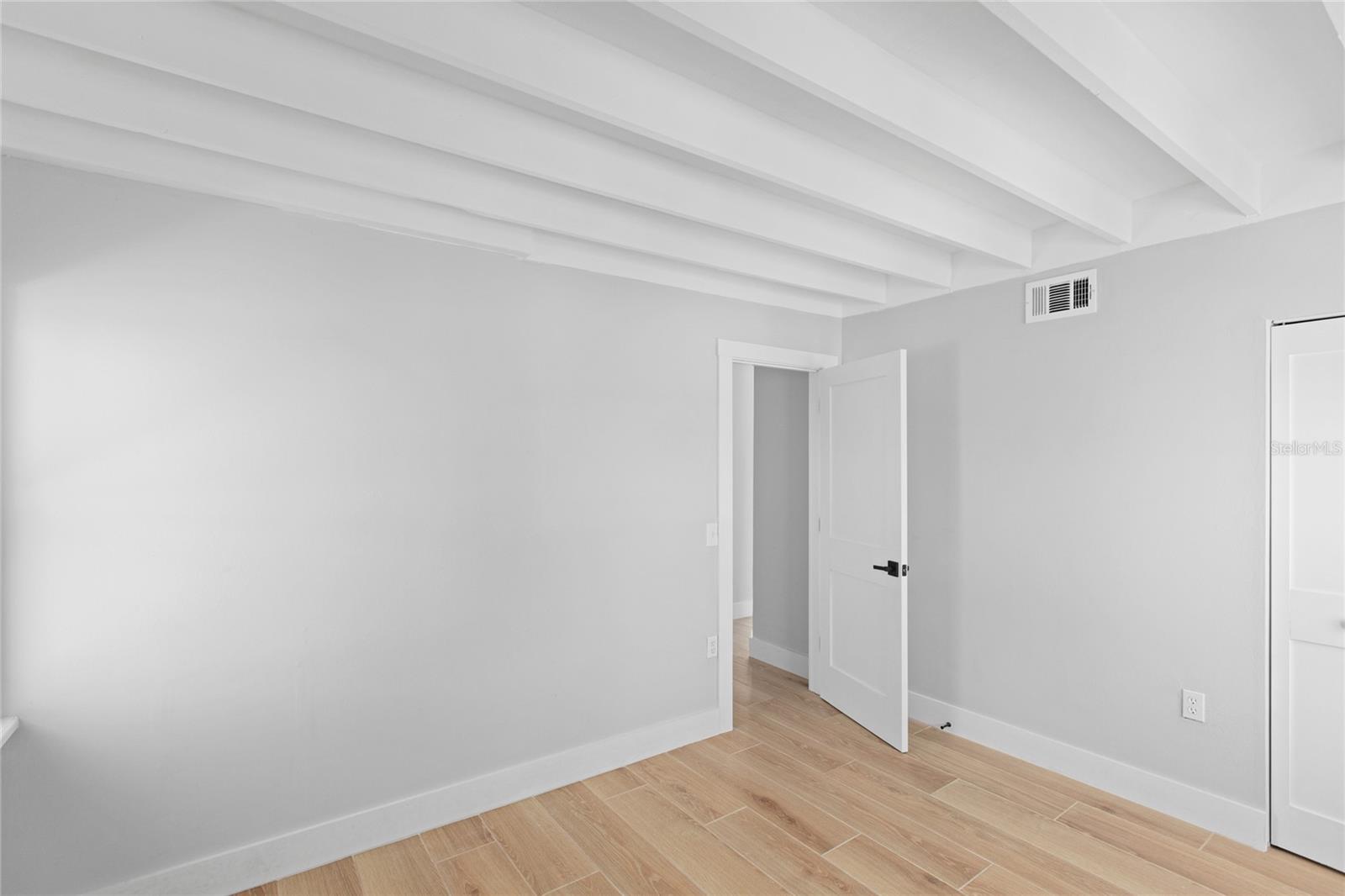 Image 40 of 100 For 5336 Atlantic View