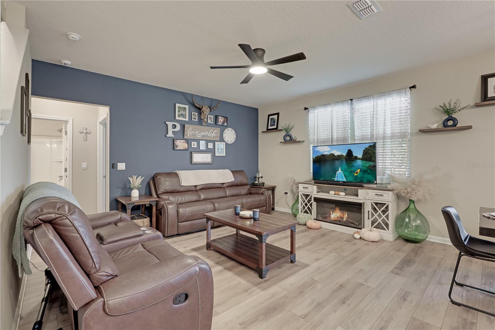 Image 23 of 64 For 3151 Lawton Place