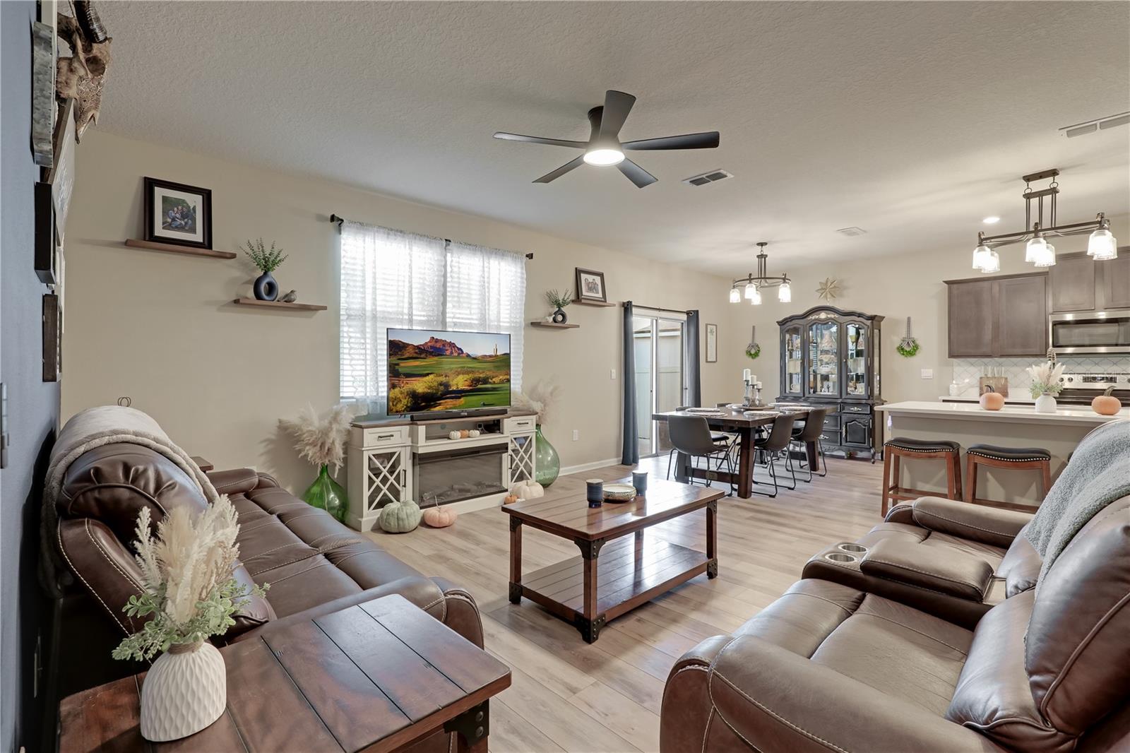 Image 24 of 64 For 3151 Lawton Place