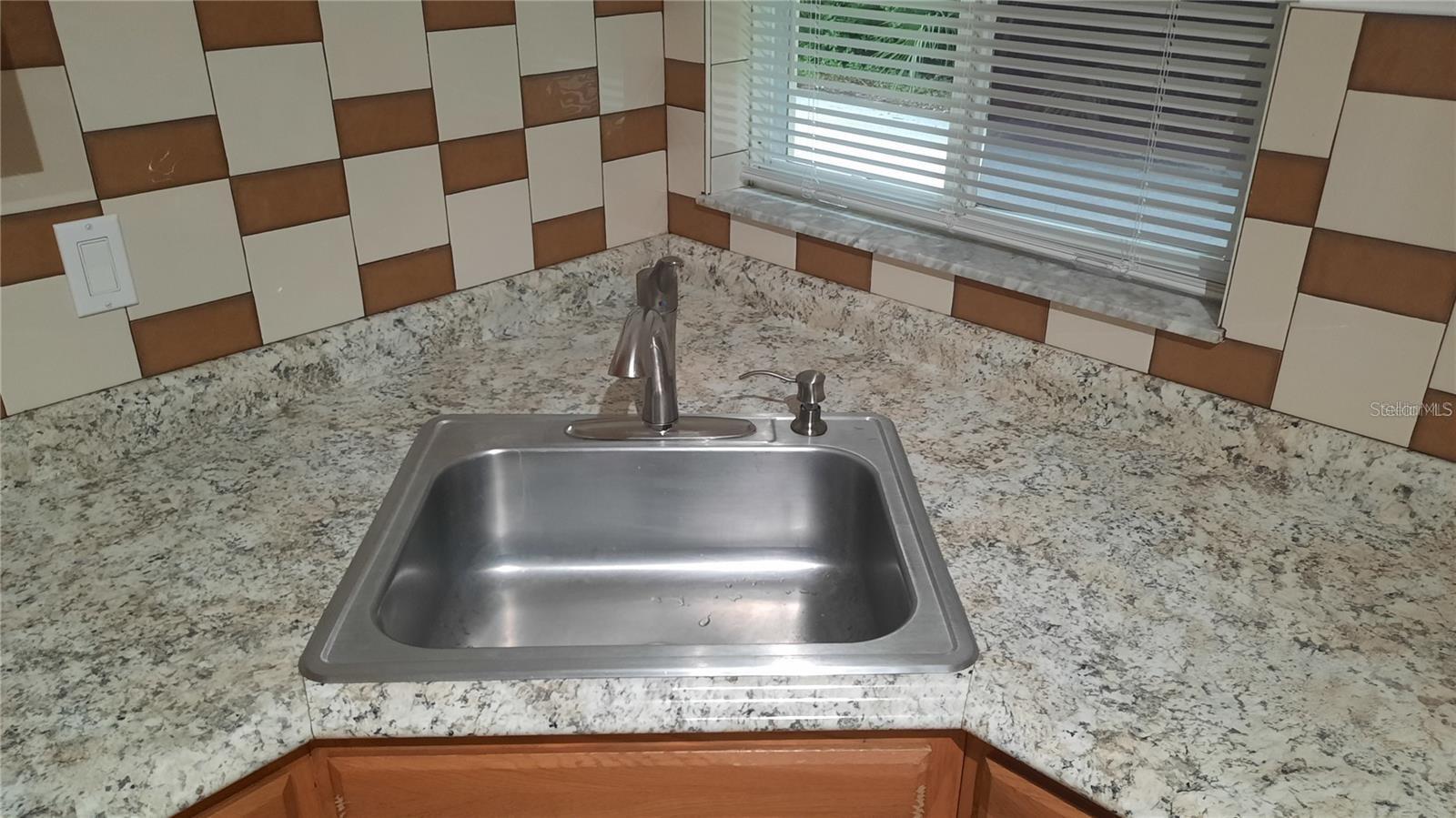 Image 12 of 25 For 640 Virginia Avenue