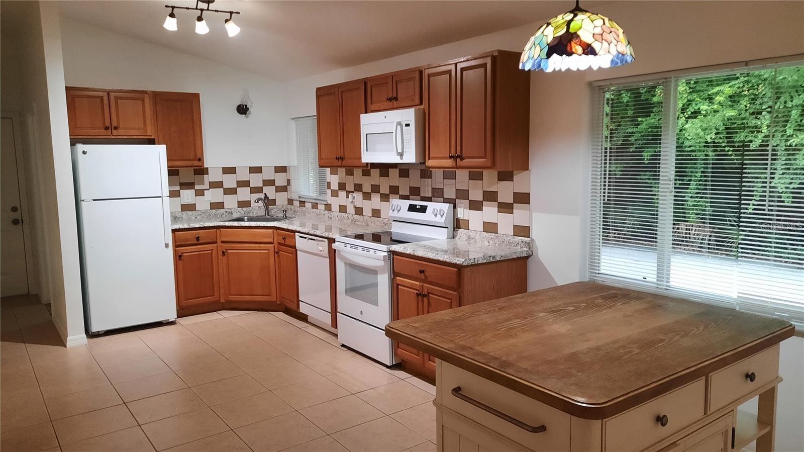 Image 7 of 25 For 640 Virginia Avenue