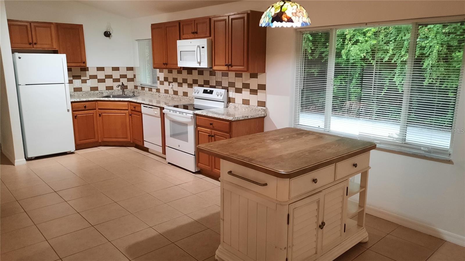 Image 8 of 25 For 640 Virginia Avenue