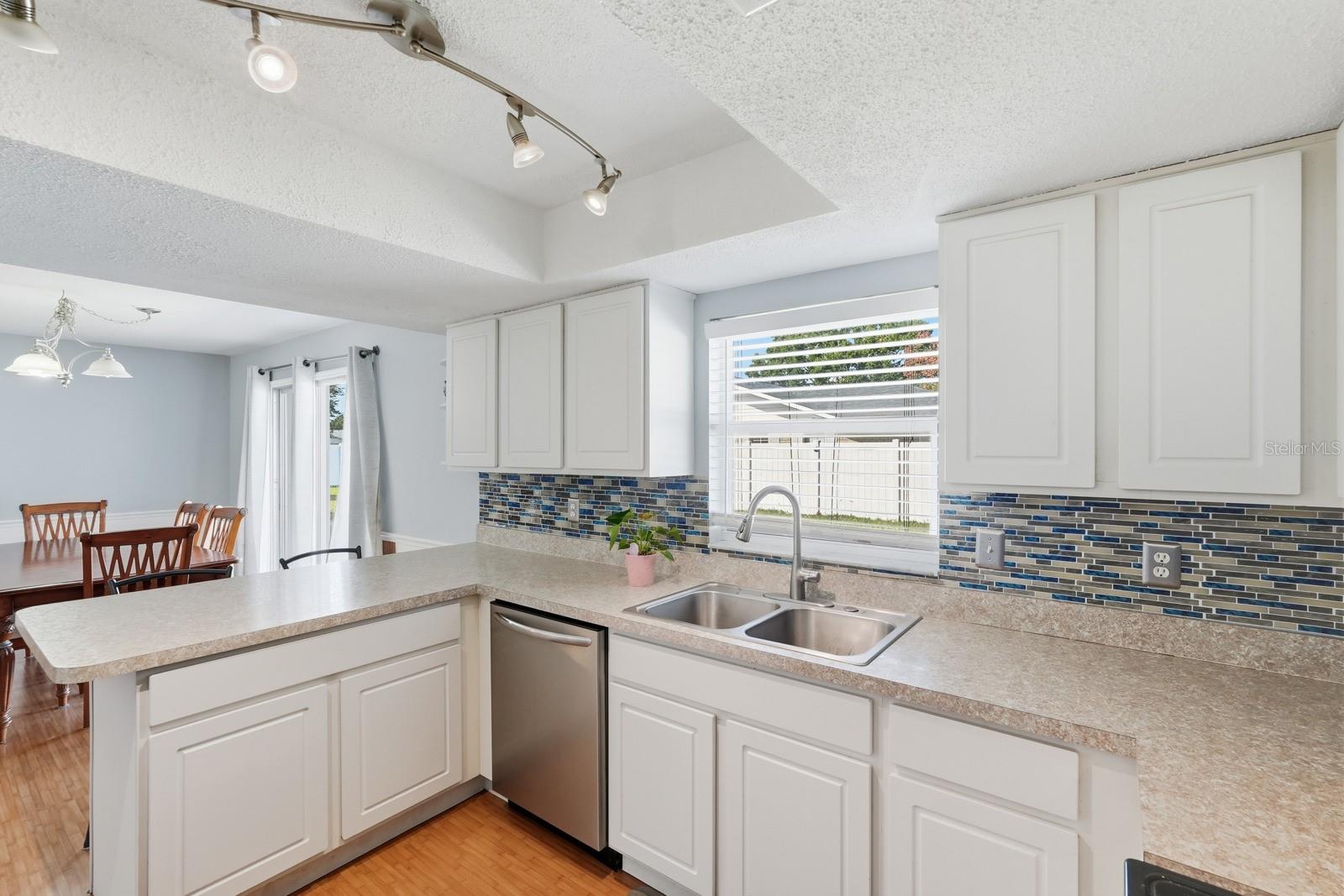 Image 20 of 33 For 145 Springwood Drive