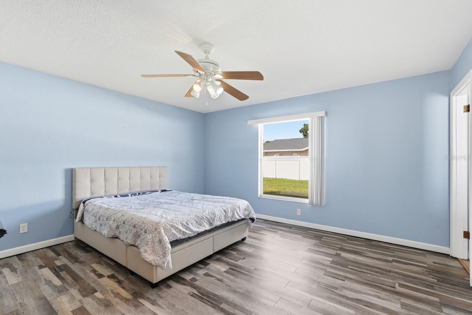 Image 21 of 33 For 145 Springwood Drive