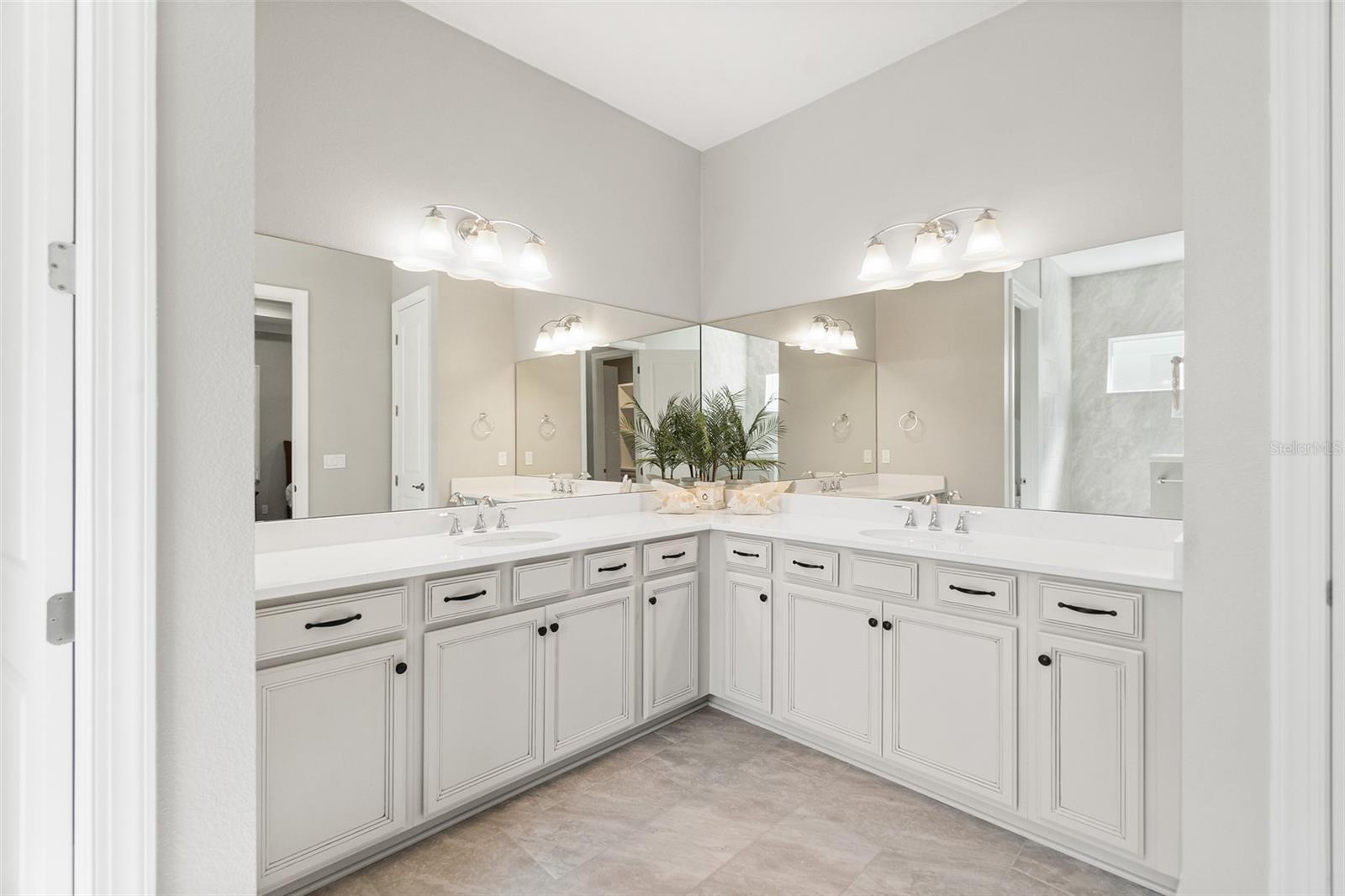 Image 37 of 80 For 41 Riverview Bend N