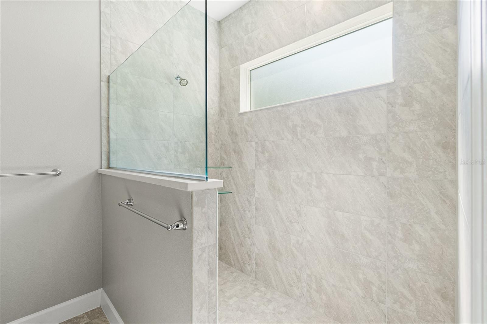 Image 39 of 80 For 41 Riverview Bend N