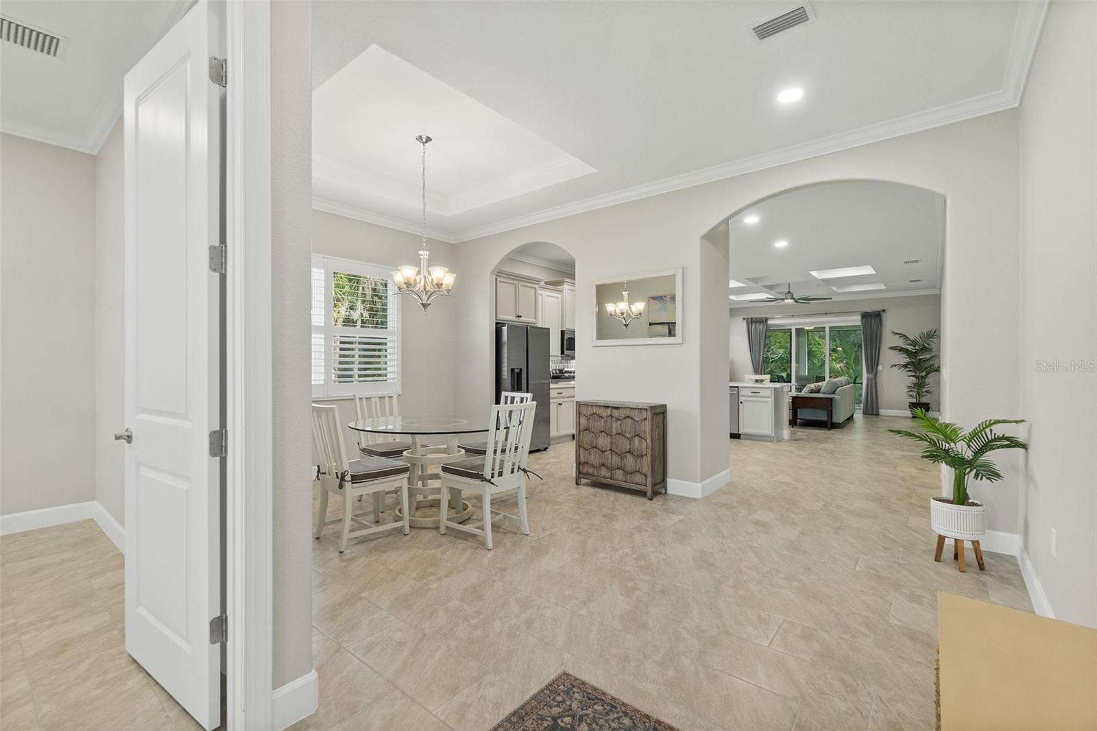 Image 7 of 80 For 41 Riverview Bend N