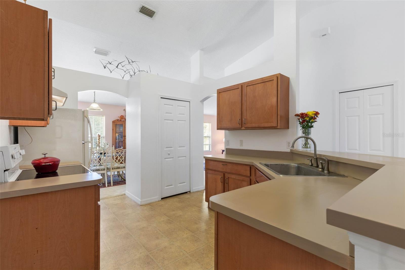 Image 15 of 43 For 81 Parkway Drive