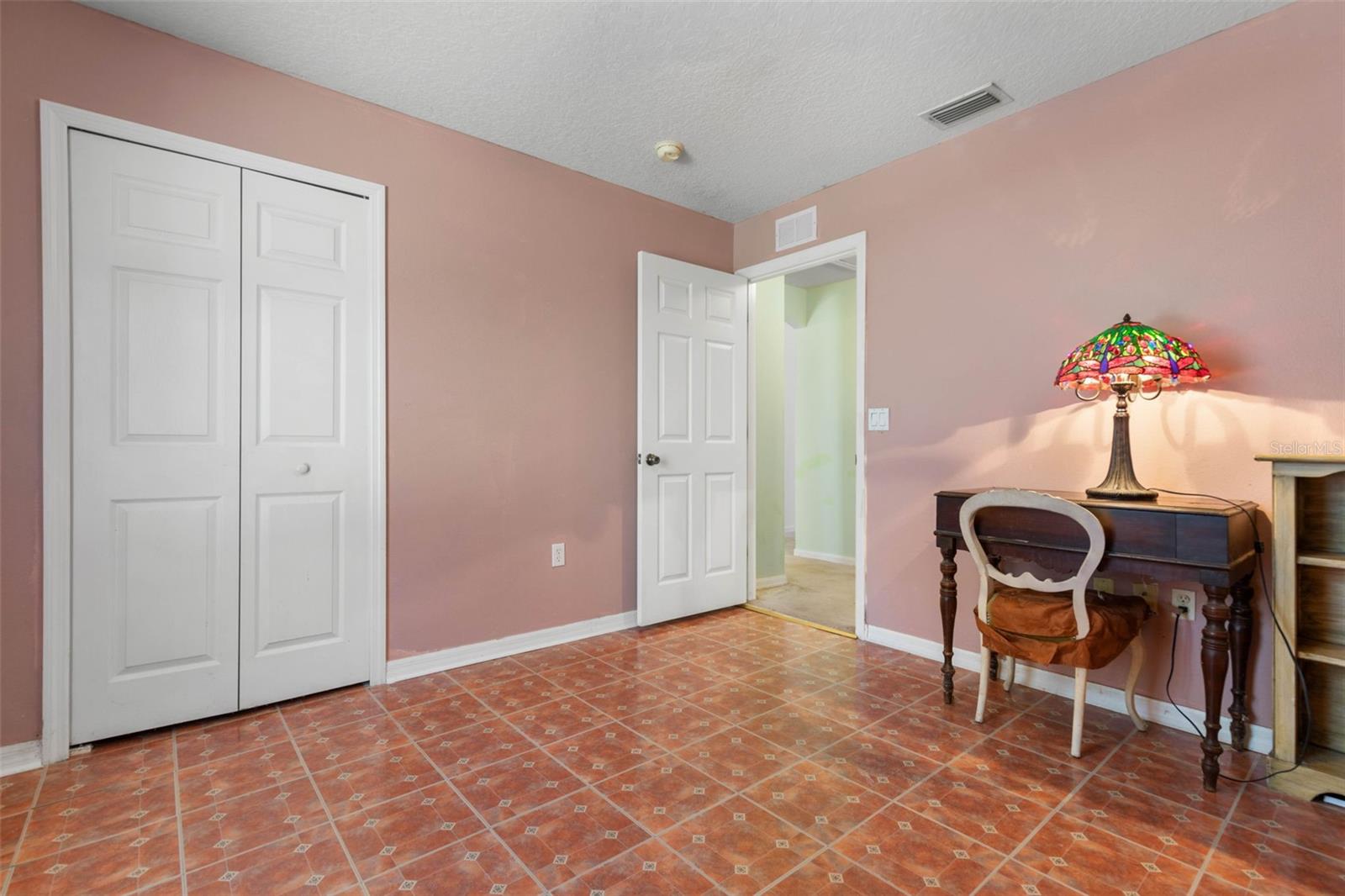 Image 28 of 43 For 81 Parkway Drive