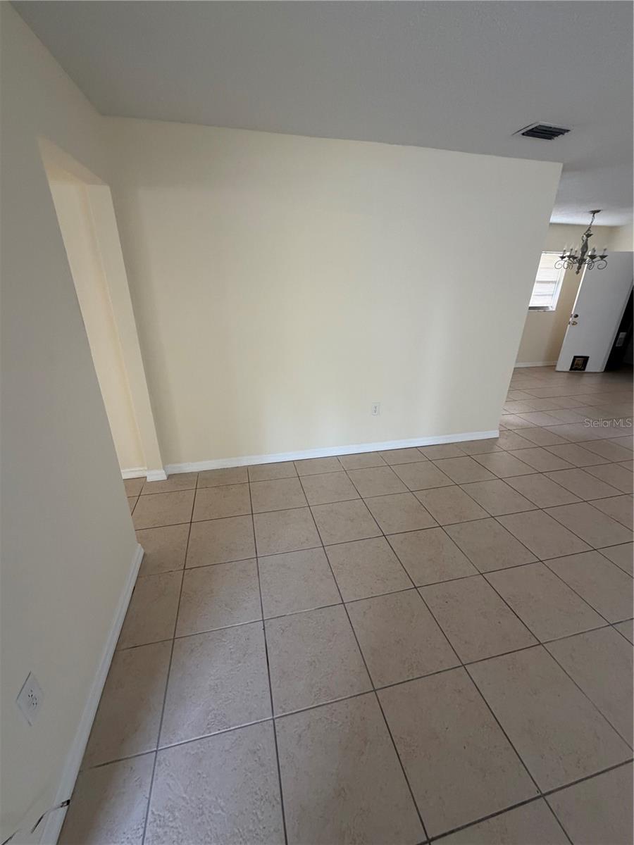 Image 3 of 17 For 427 Lambert Avenue