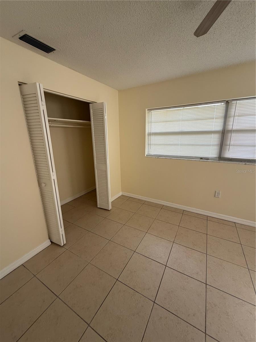 Image 8 of 17 For 427 Lambert Avenue