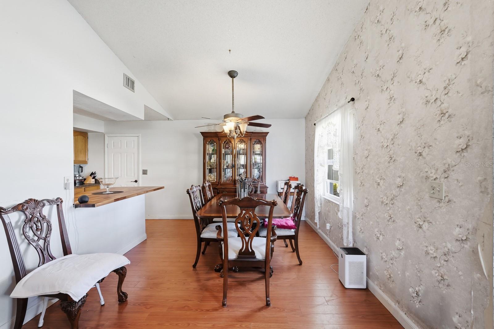 Image 10 of 42 For 93 Glass Court