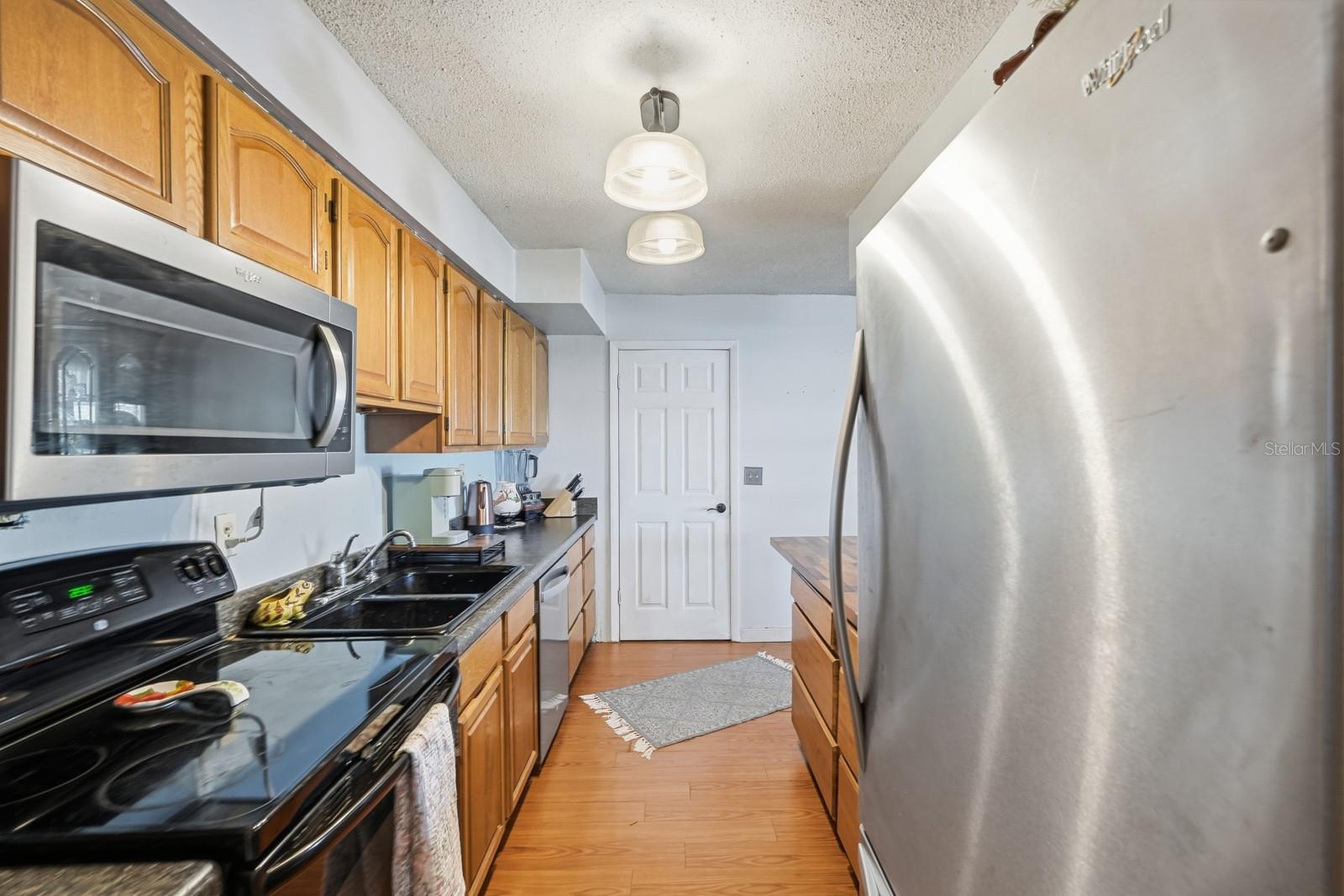 Image 12 of 42 For 93 Glass Court