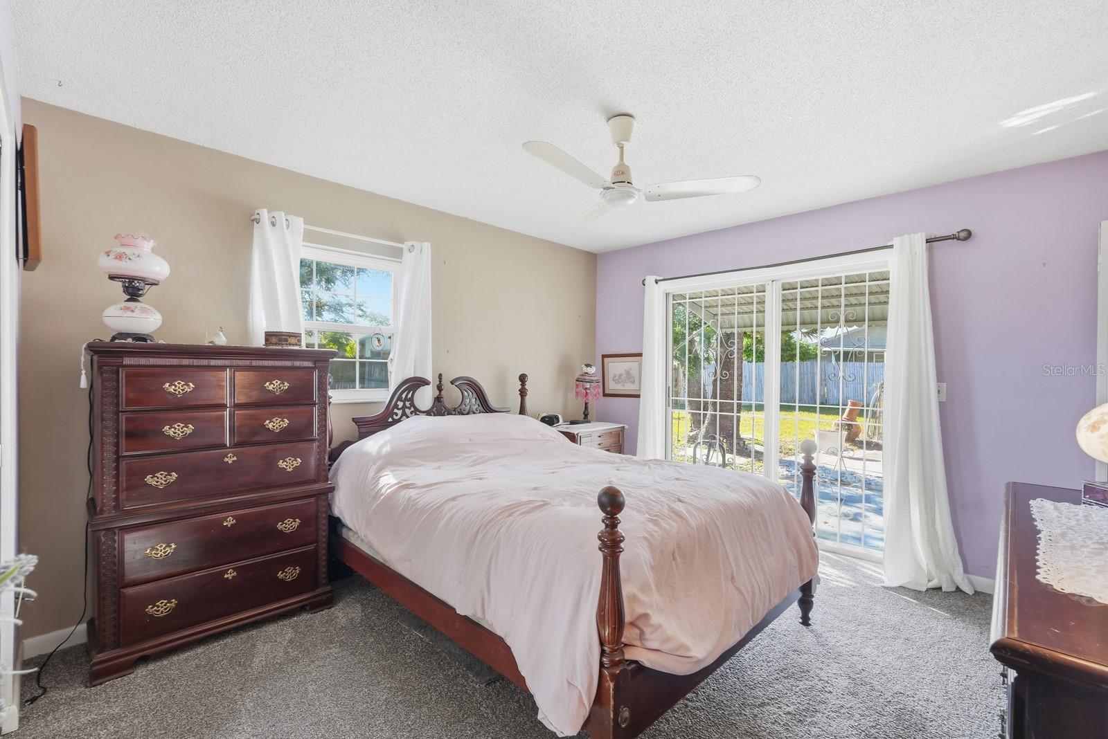 Image 17 of 42 For 93 Glass Court