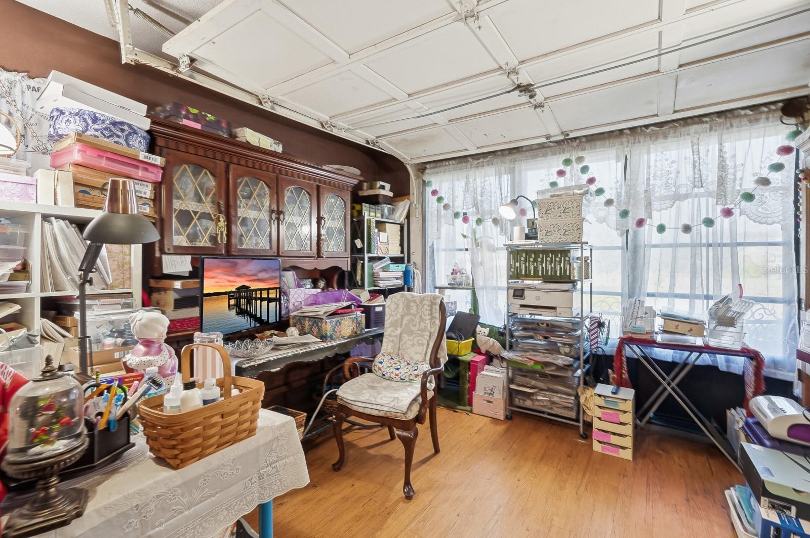 Image 23 of 42 For 93 Glass Court