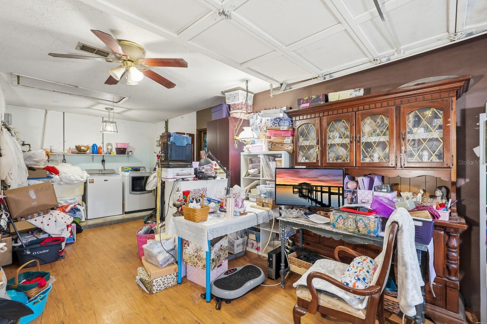 Image 25 of 42 For 93 Glass Court