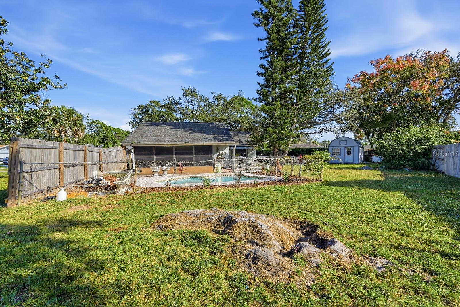 Image 32 of 42 For 93 Glass Court