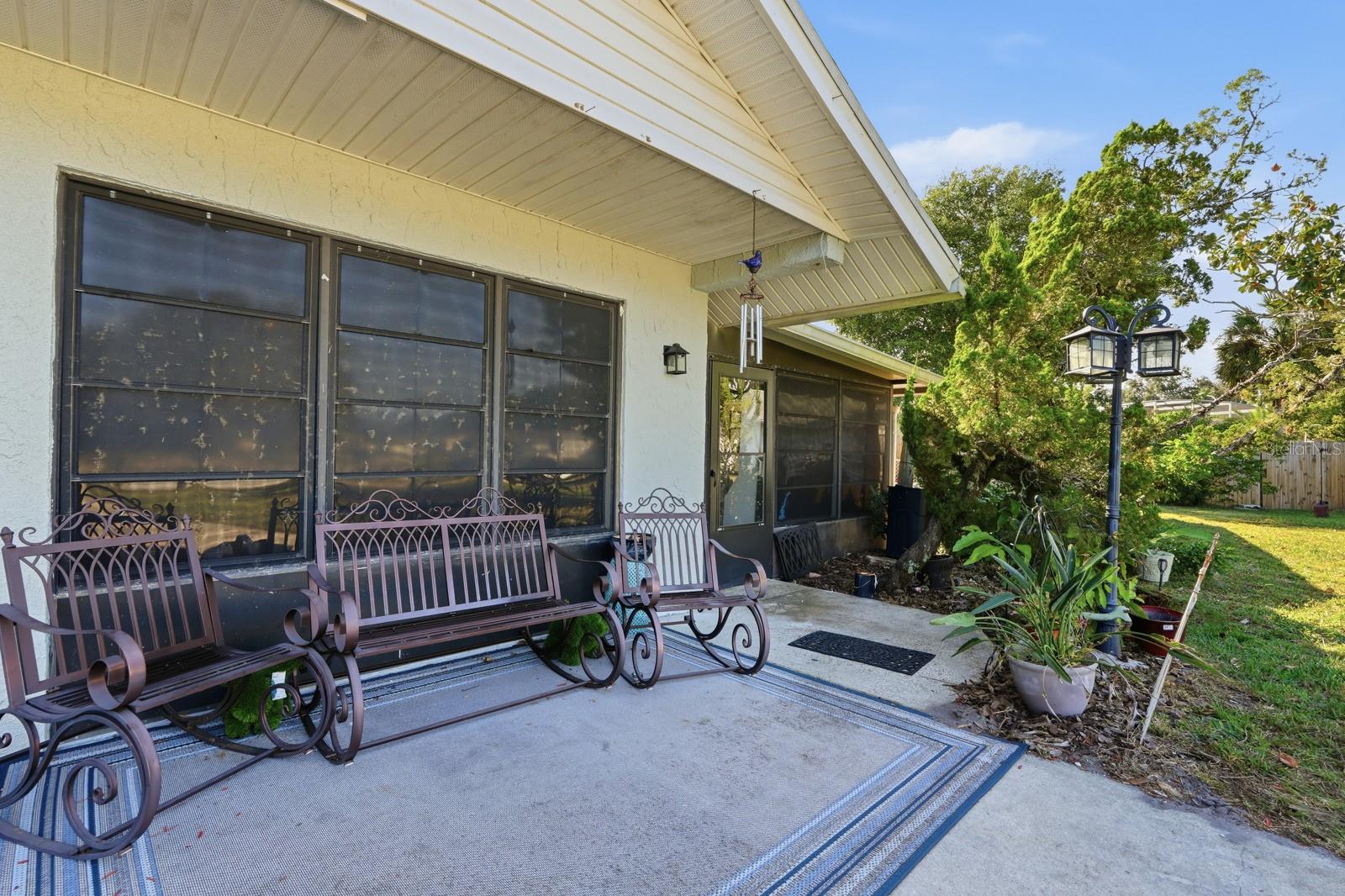 Image 5 of 42 For 93 Glass Court