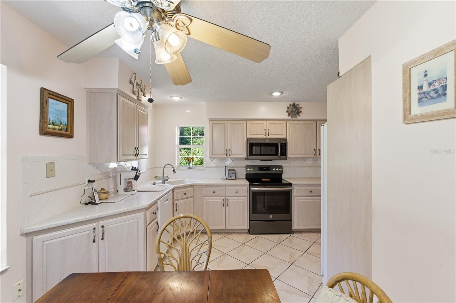 Image 13 of 55 For 37 San Jose Drive