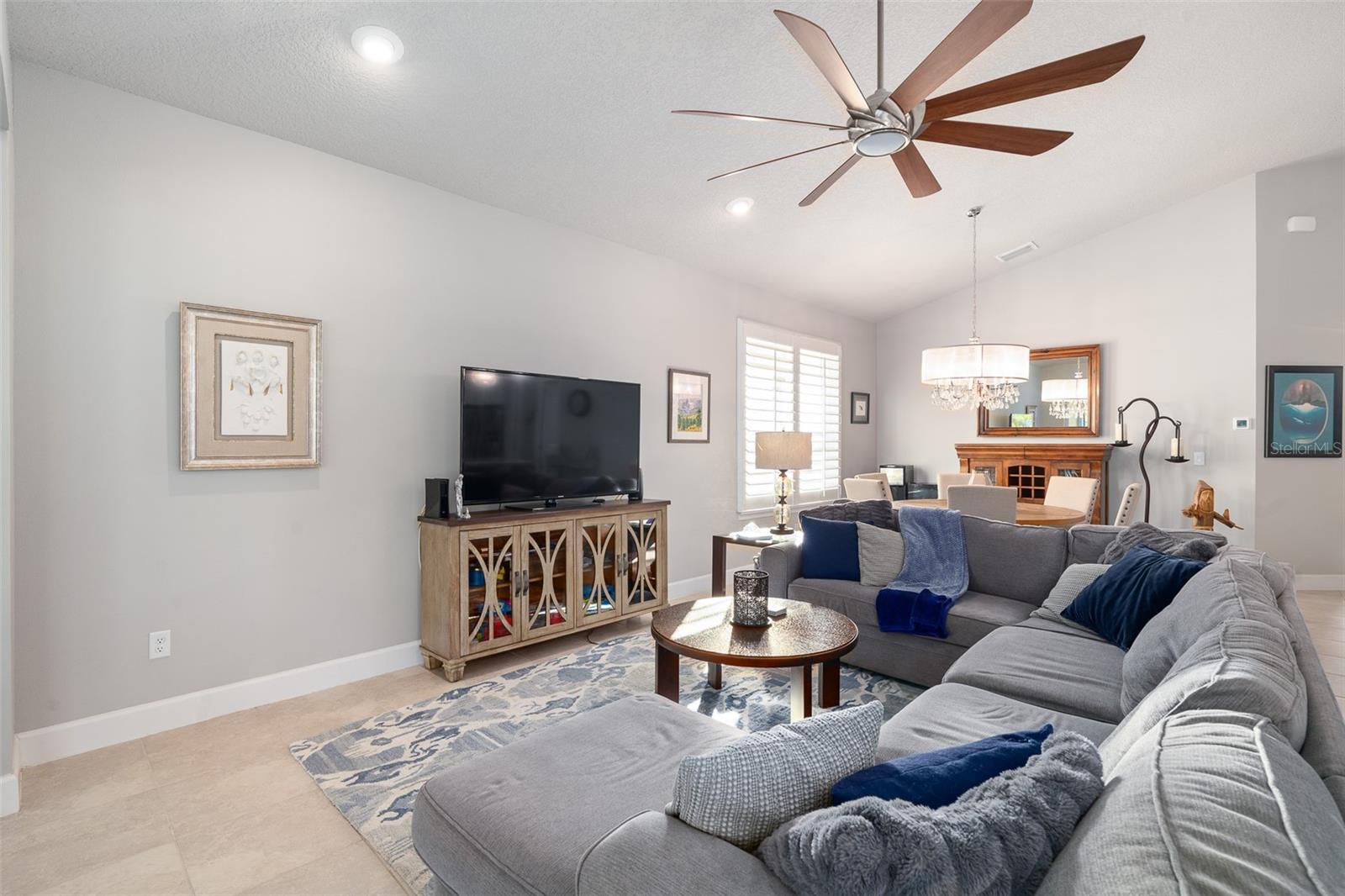 Image 22 of 46 For 823 Creekwood Drive