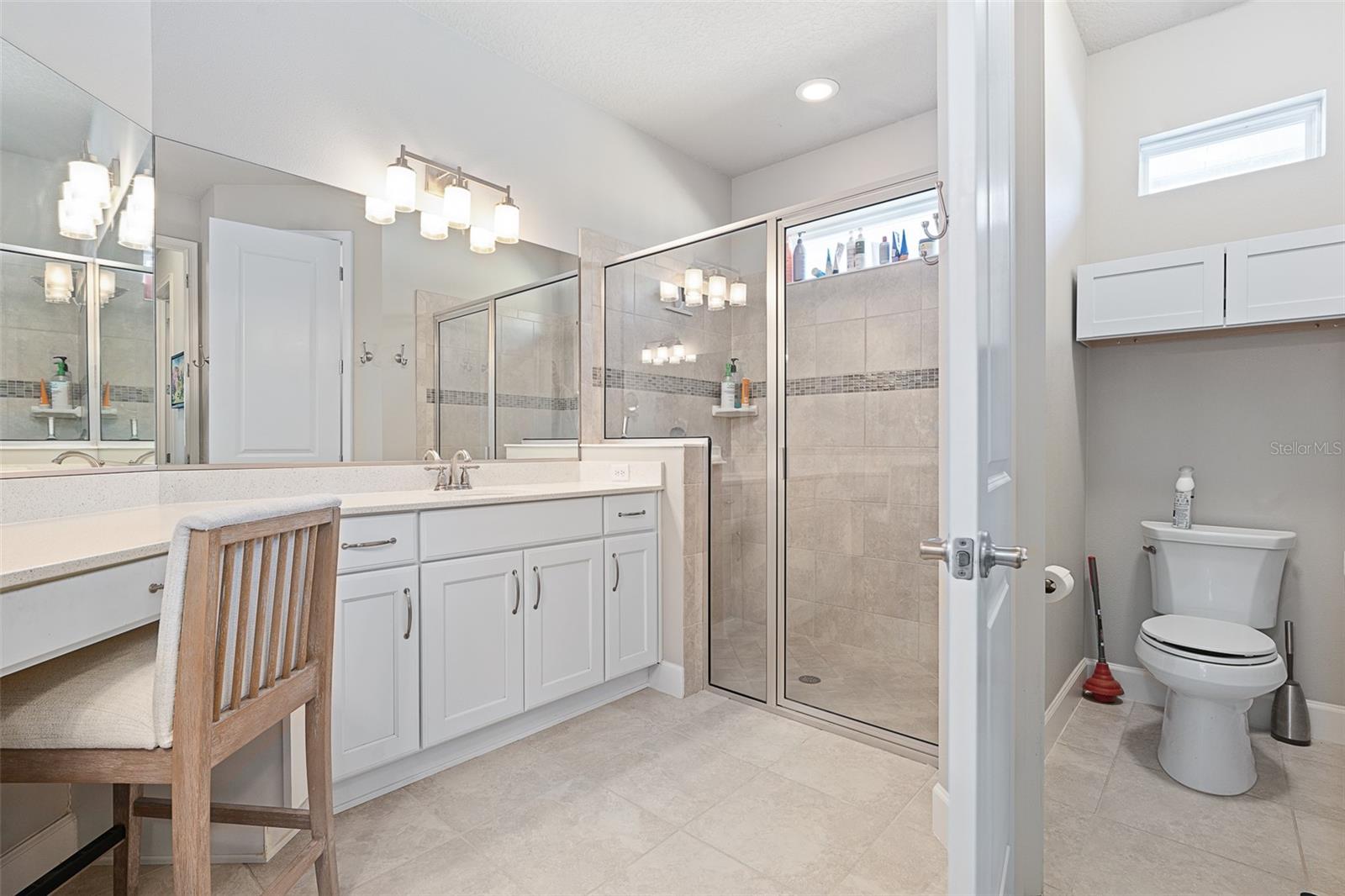 Image 32 of 46 For 823 Creekwood Drive