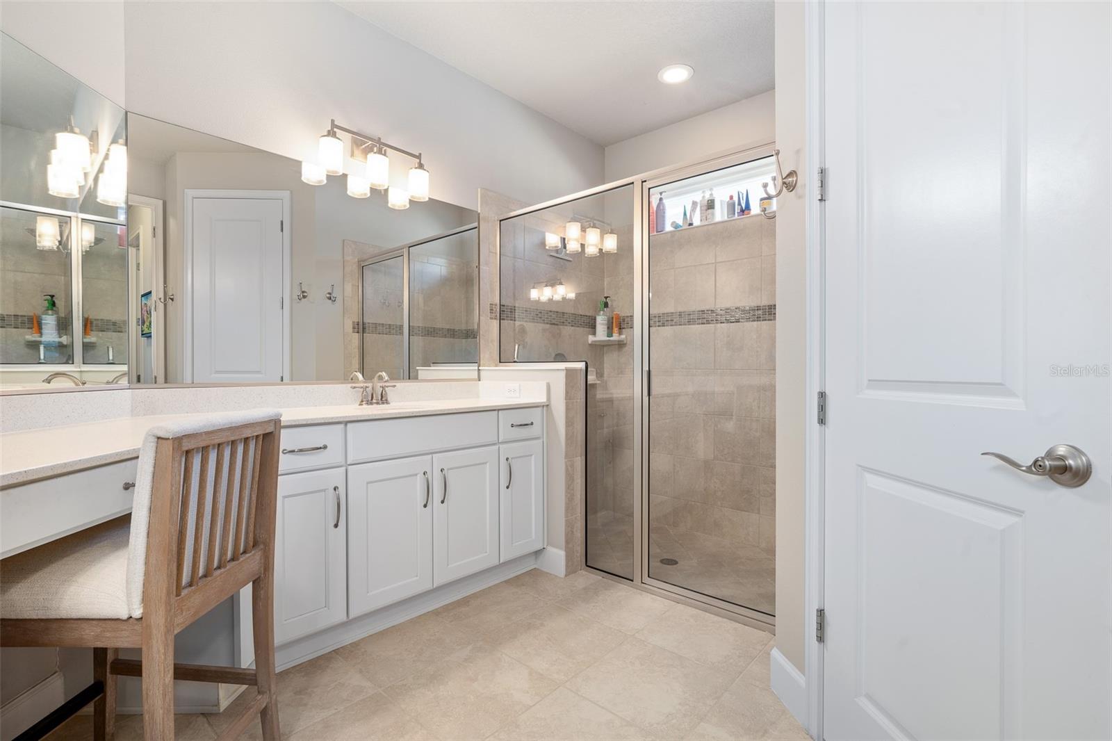 Image 33 of 46 For 823 Creekwood Drive