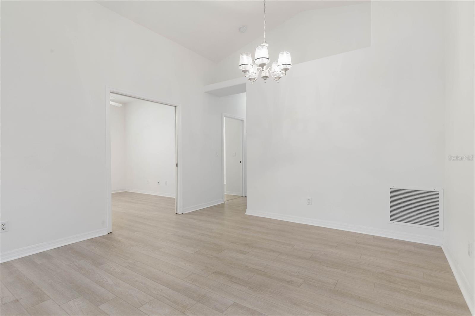 Image 10 of 50 For 67 Veranda Way