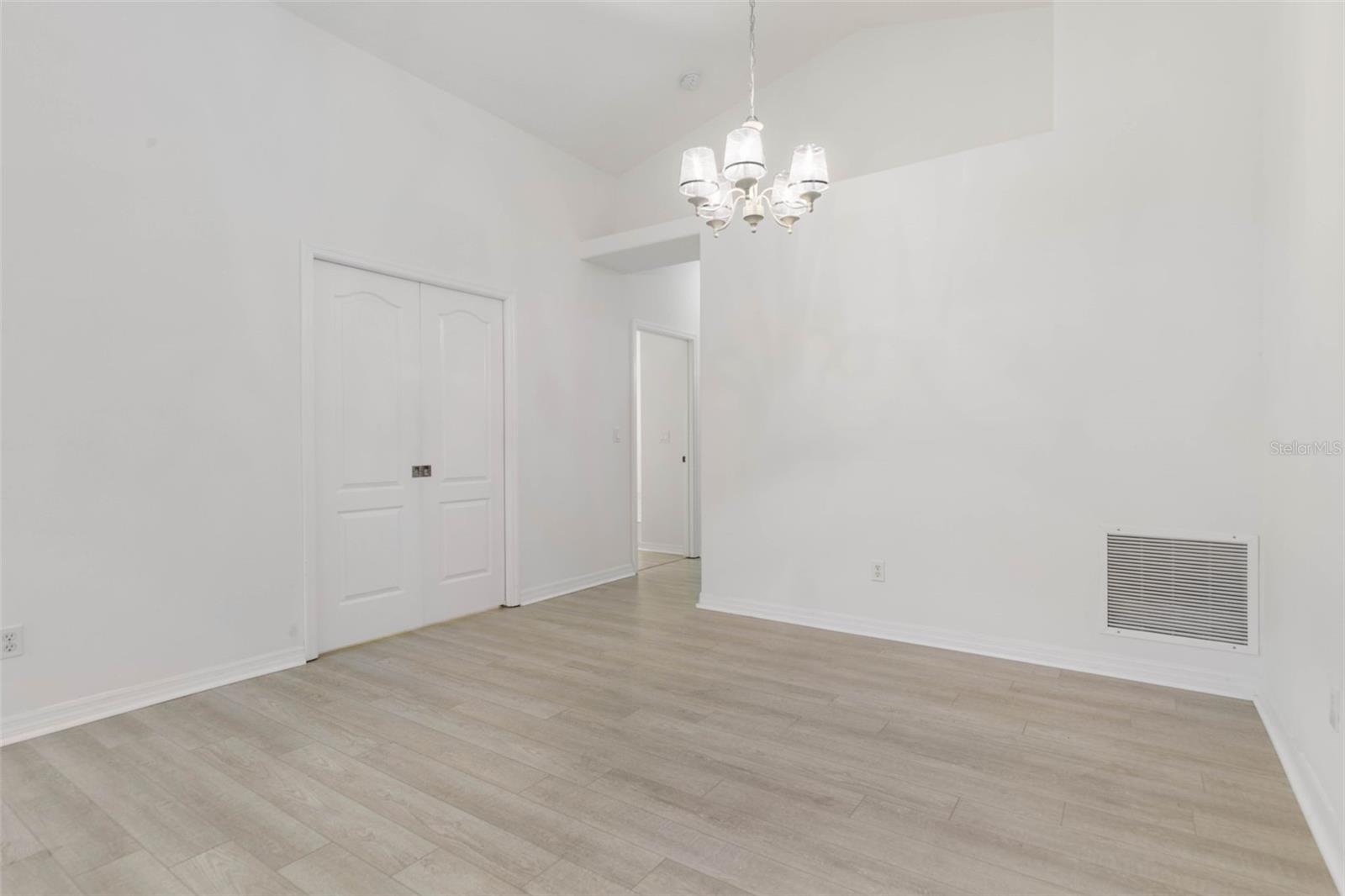 Image 11 of 50 For 67 Veranda Way