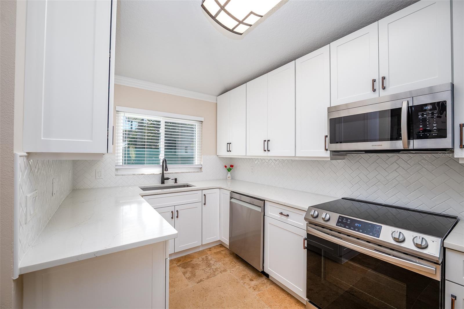 Image 11 of 45 For 323 10th Street