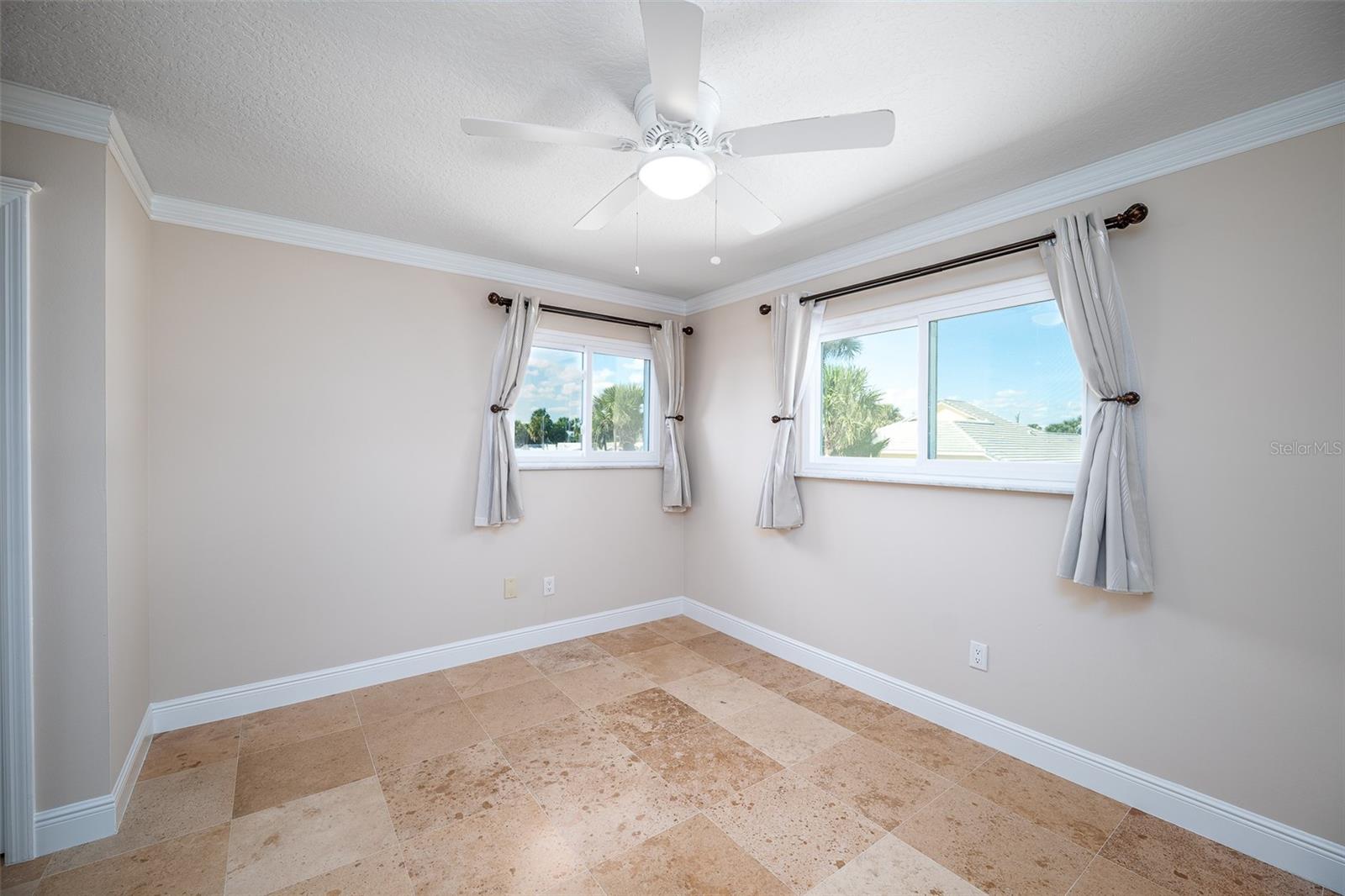 Image 19 of 45 For 323 10th Street