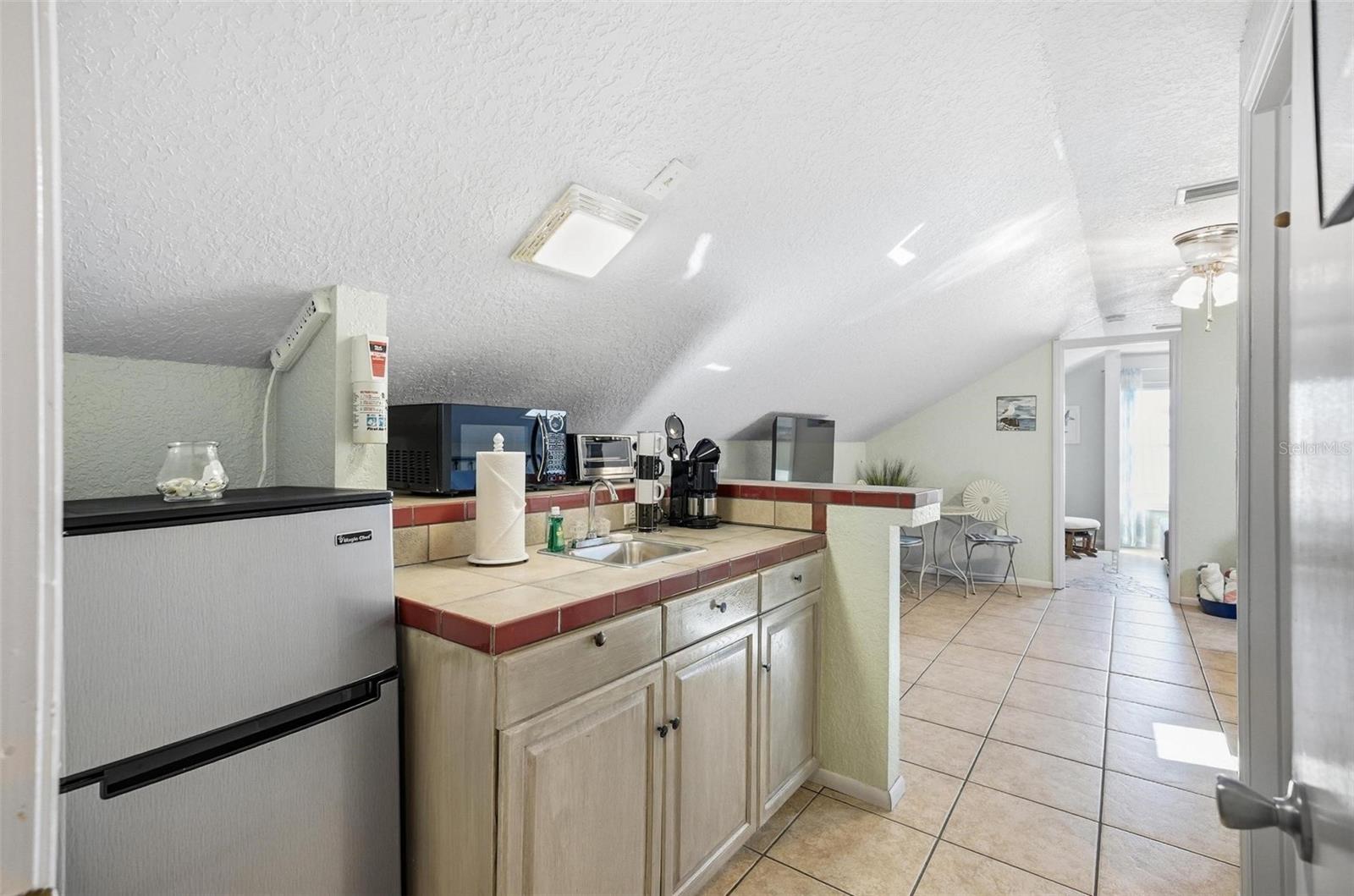 Image 6 of 30 For 305 North 6th Street B