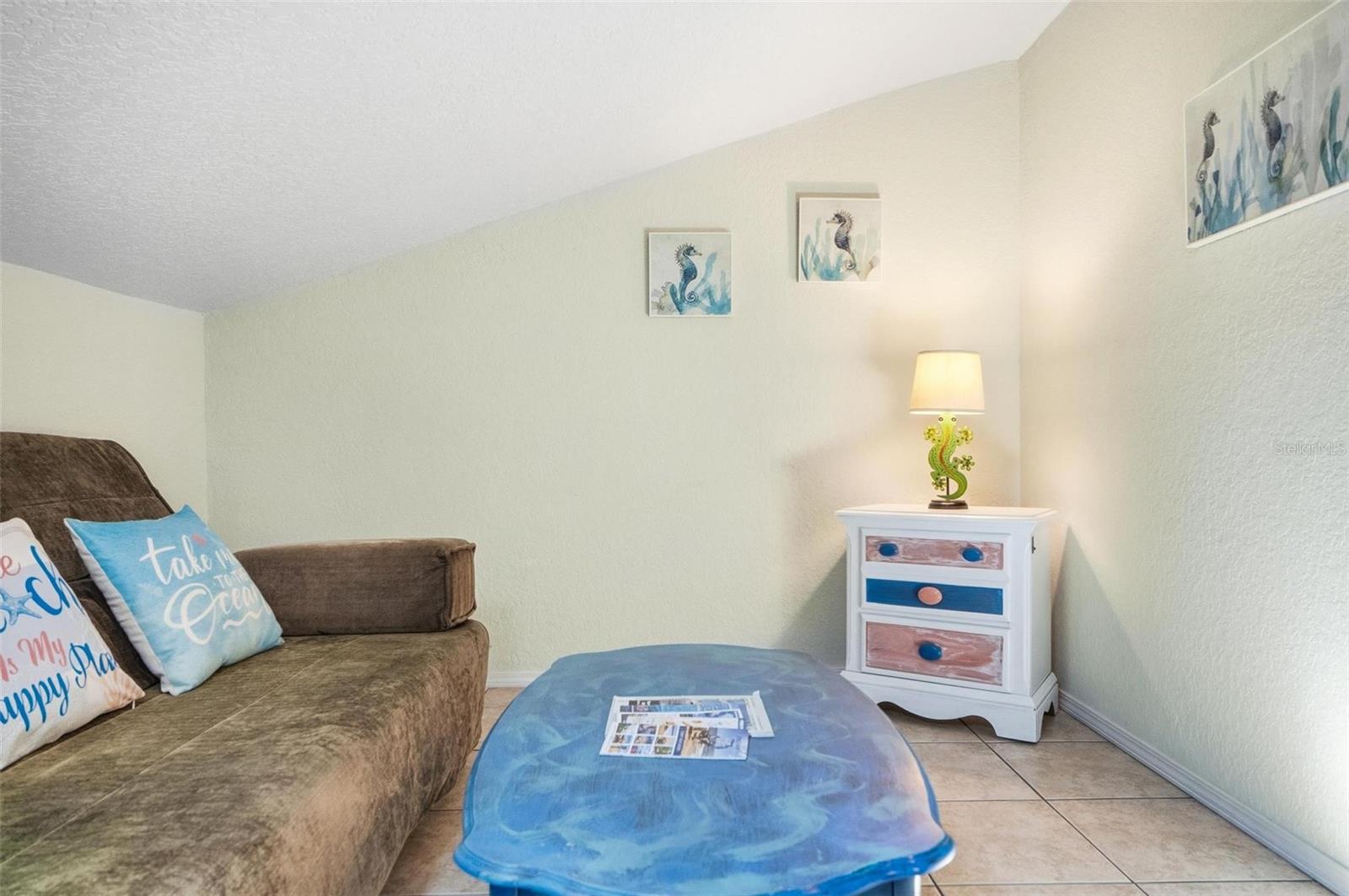 Image 16 of 30 For 305 North 6th Street A