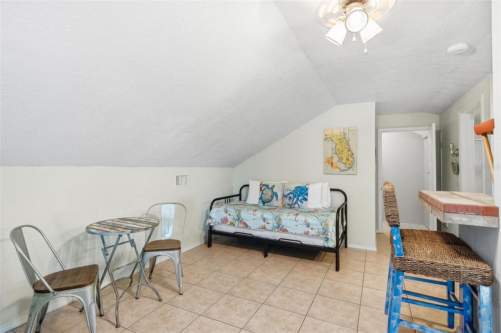 Image 8 of 30 For 305 North 6th Street A