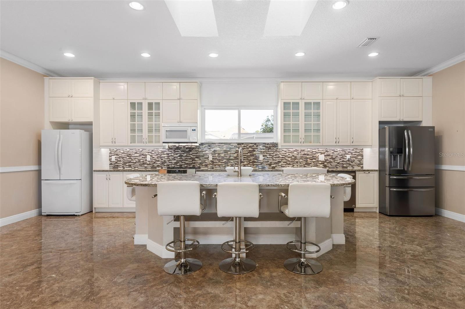 Image 11 of 57 For 46 Boxwood  