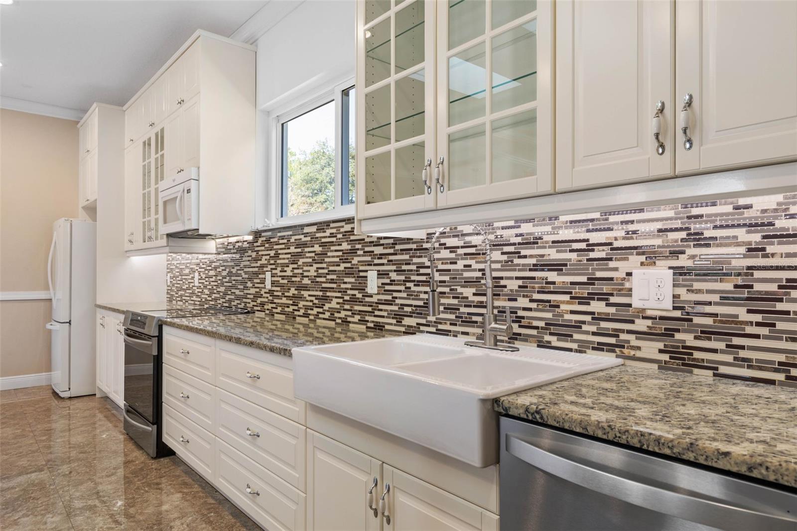 Image 15 of 57 For 46 Boxwood  