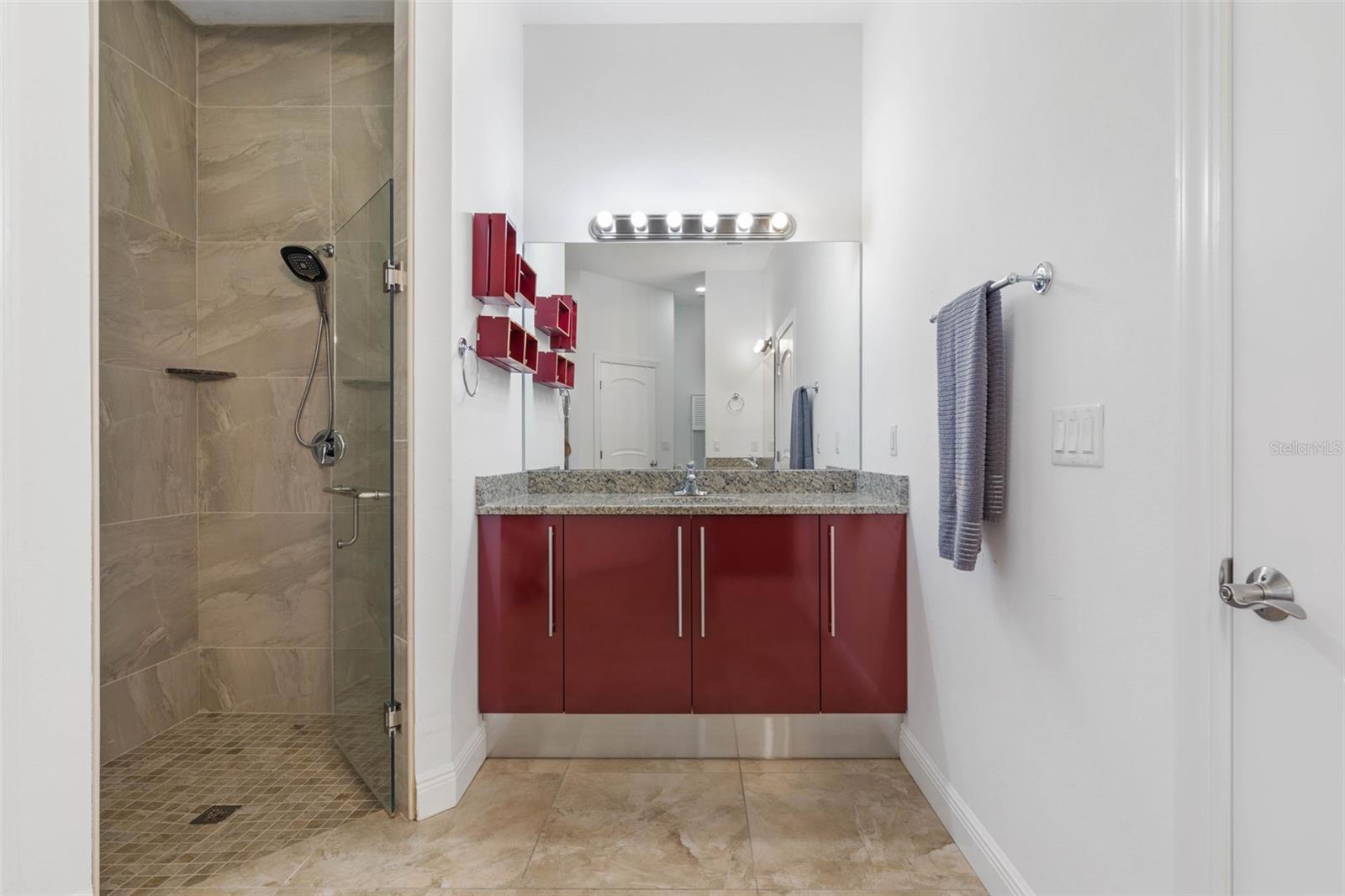 Image 23 of 57 For 46 Boxwood  