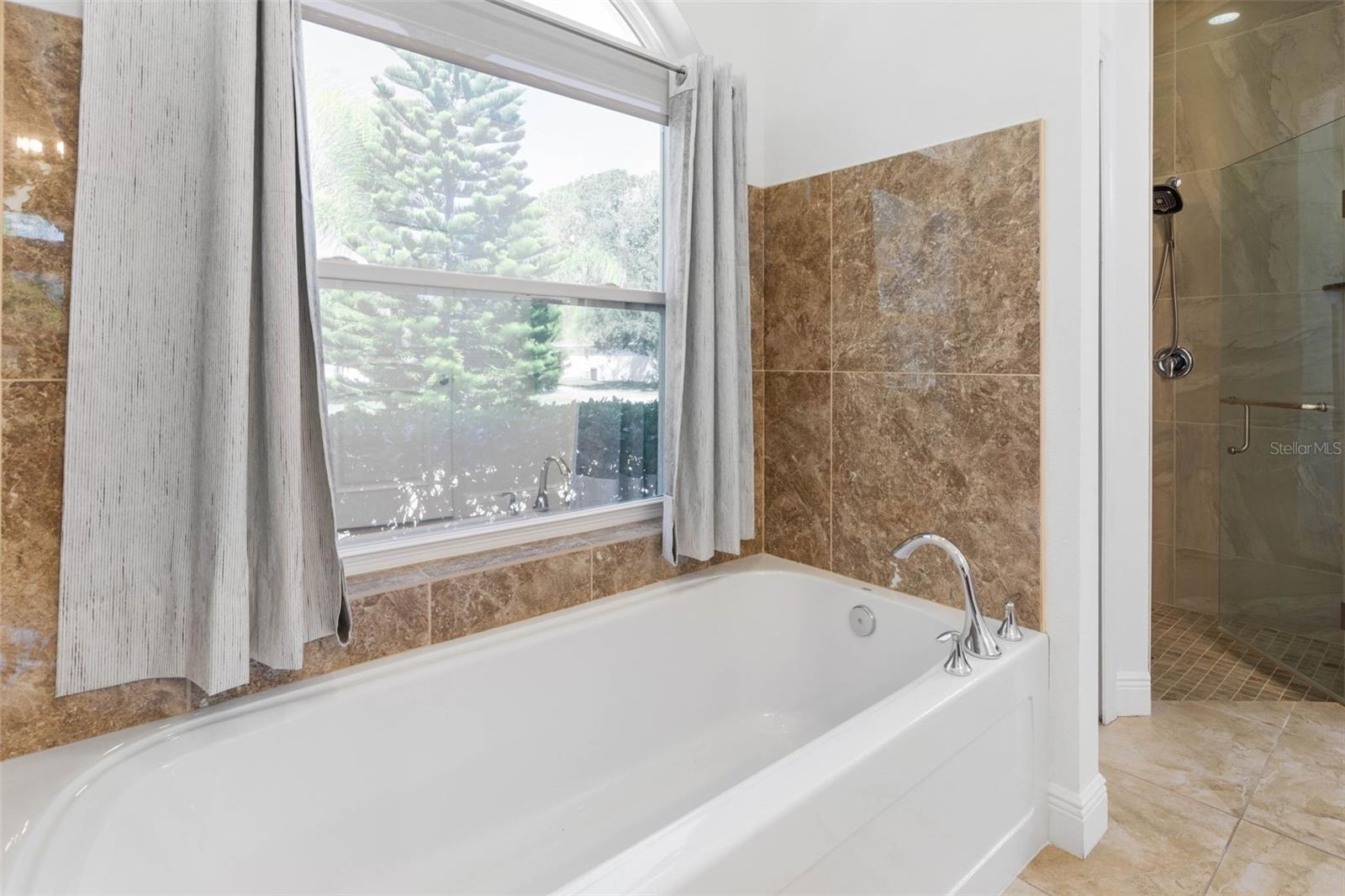 Image 24 of 57 For 46 Boxwood  