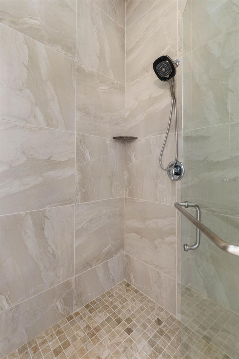 Image 26 of 57 For 46 Boxwood  