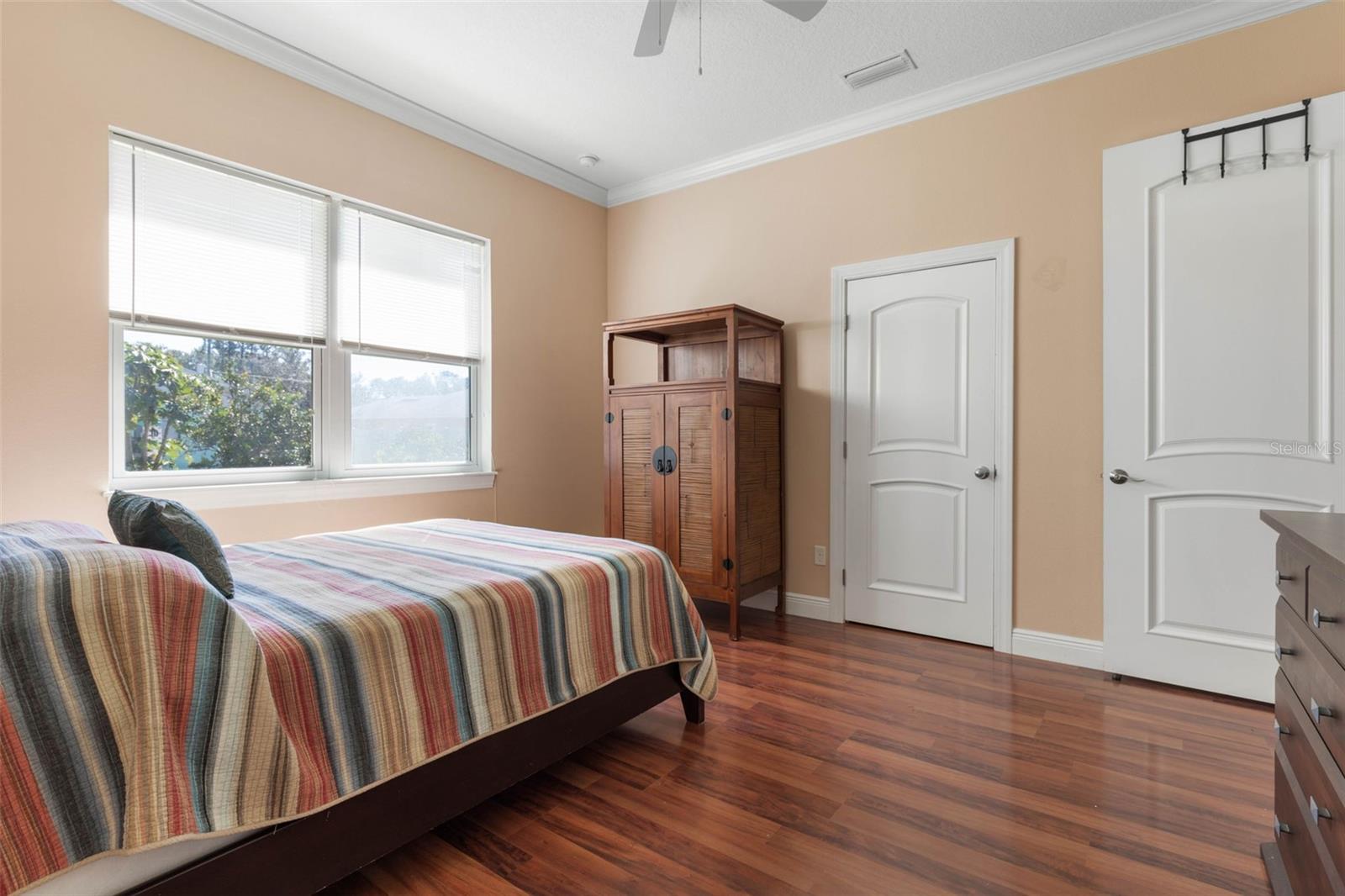 Image 28 of 57 For 46 Boxwood  