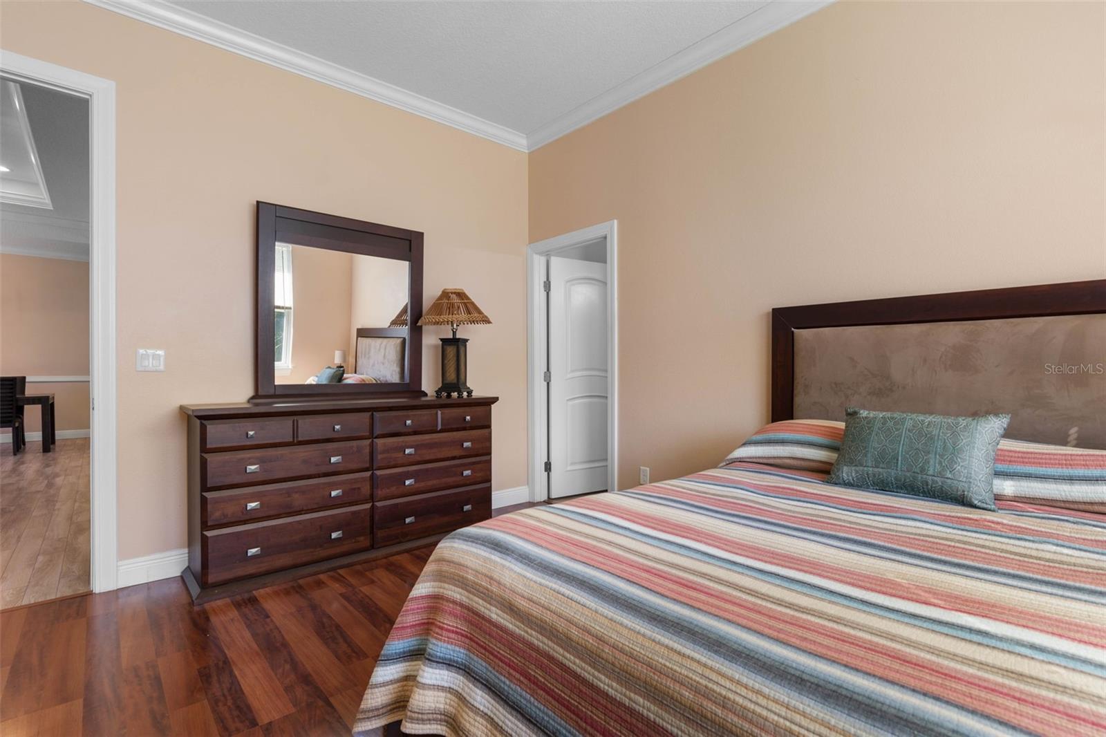 Image 29 of 57 For 46 Boxwood  