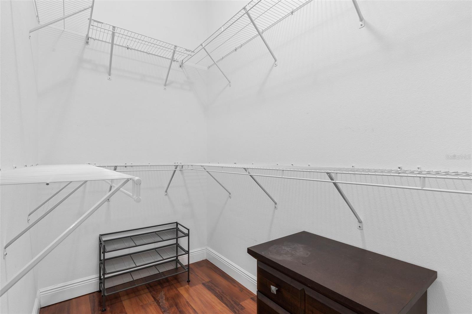 Image 31 of 57 For 46 Boxwood  