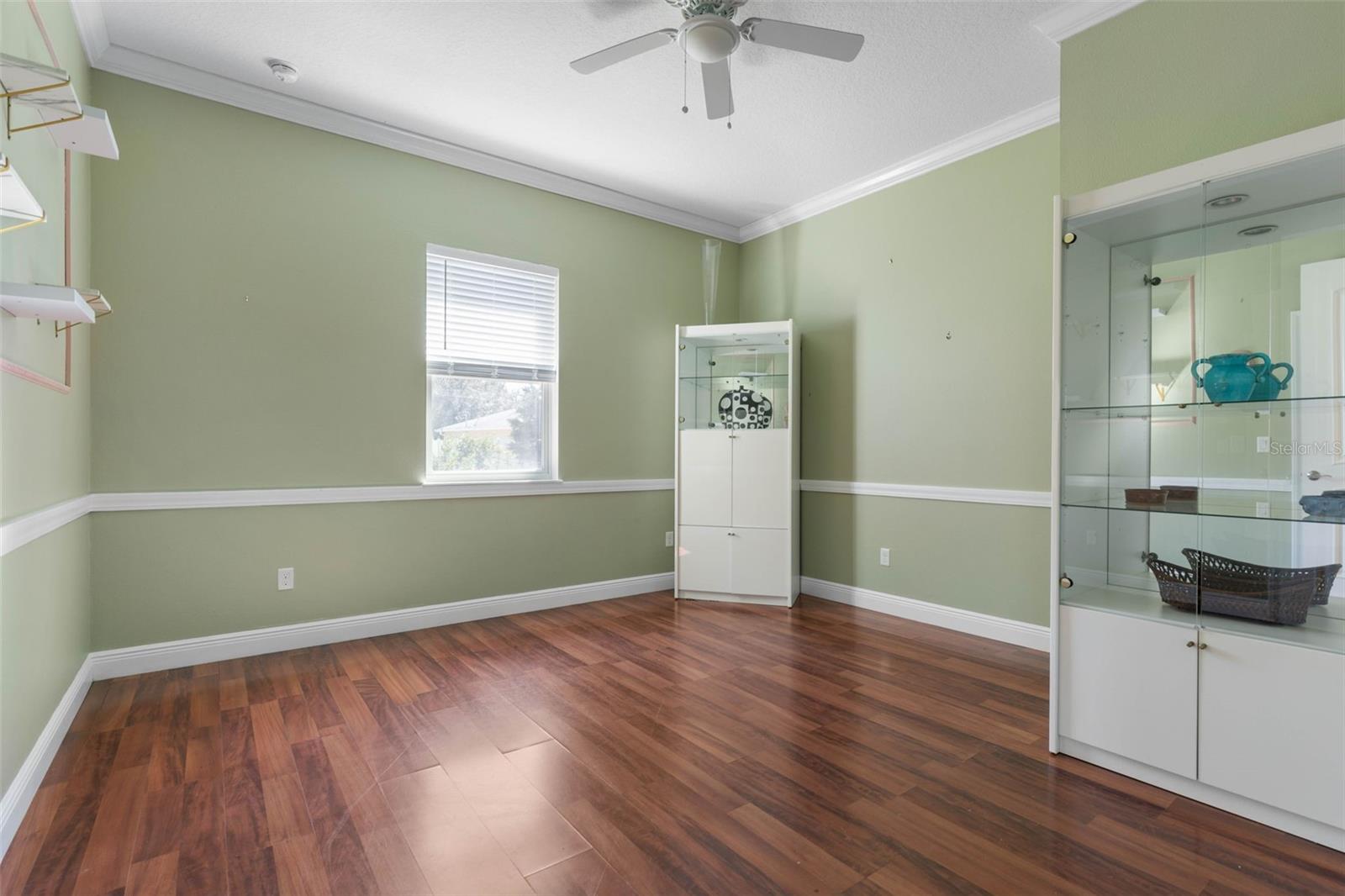 Image 32 of 57 For 46 Boxwood  