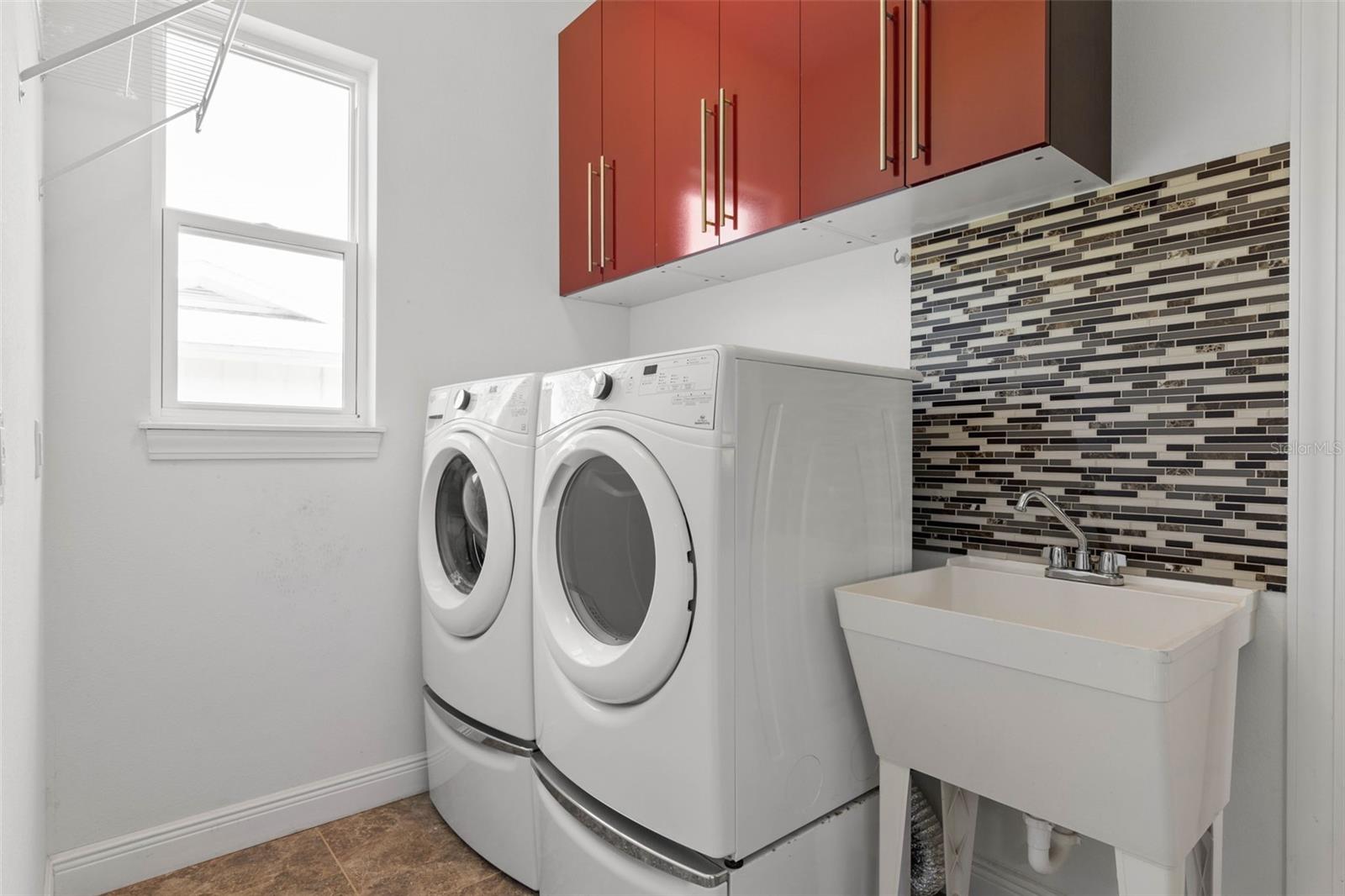 Image 34 of 57 For 46 Boxwood  