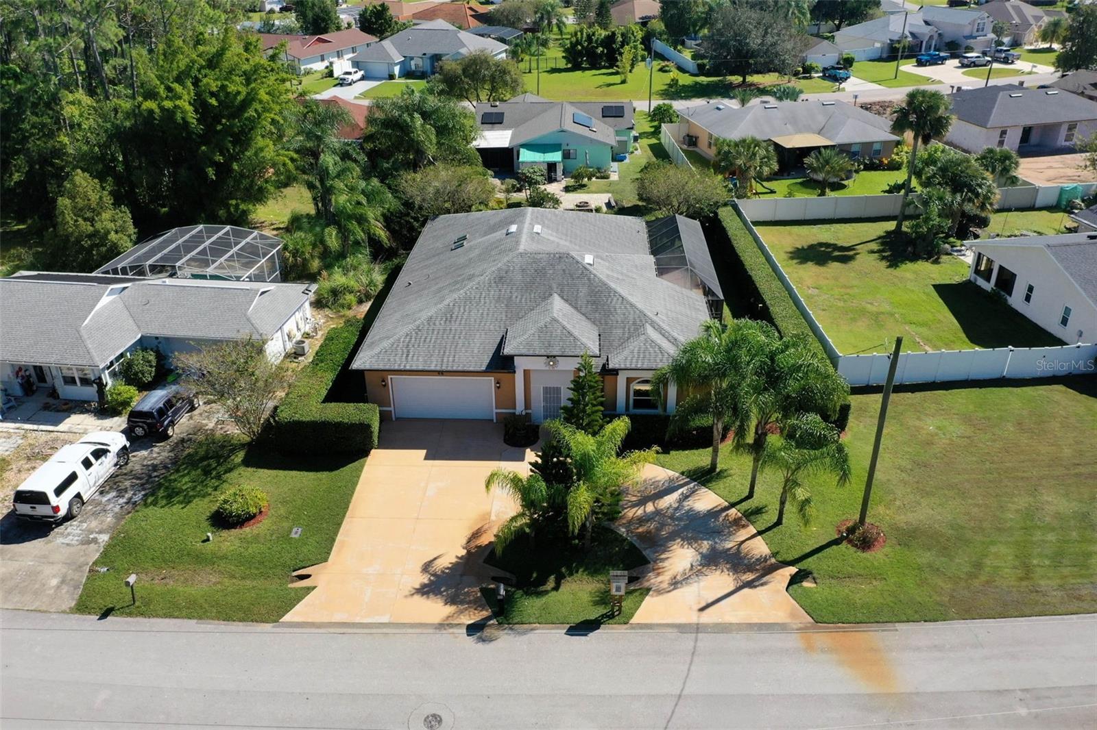 Image 48 of 57 For 46 Boxwood  