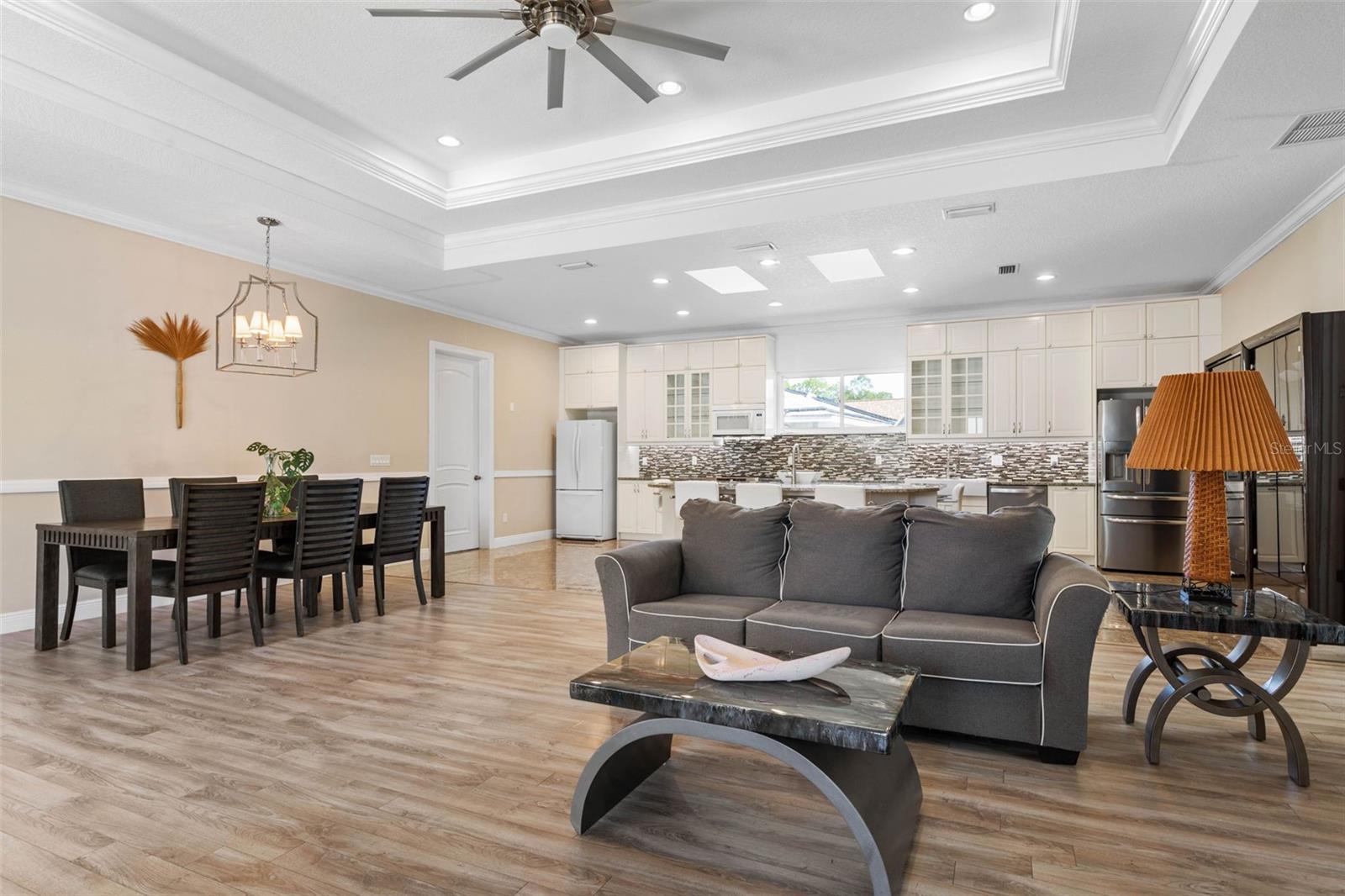 Image 9 of 57 For 46 Boxwood  